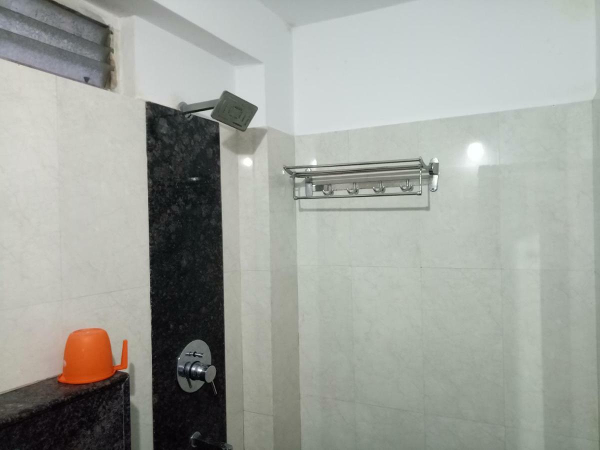 Assam Jatri Niwas Hotel Puri Exterior photo