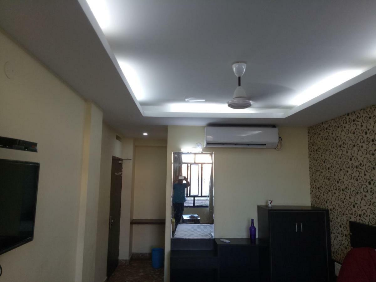 Assam Jatri Niwas Hotel Puri Exterior photo