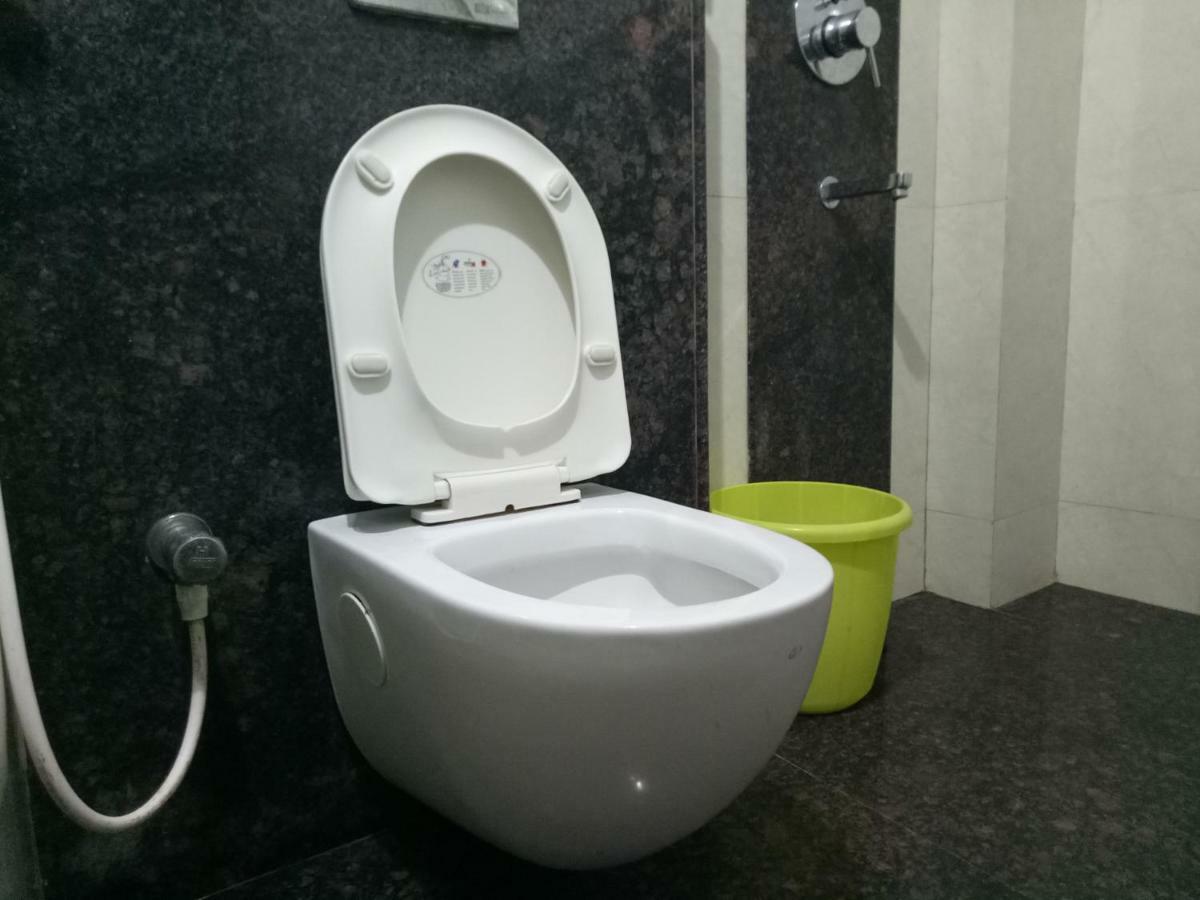 Assam Jatri Niwas Hotel Puri Exterior photo